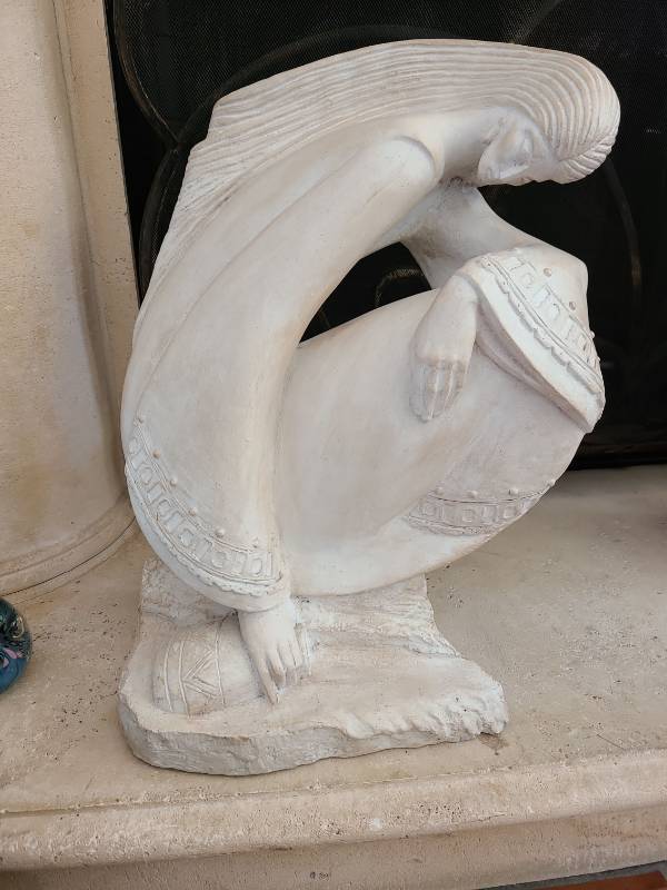 lot 1013 image: Austin Prod Inc 1987 Rio De Vida Sculpture by Pamela Pierce, 21.5in tall