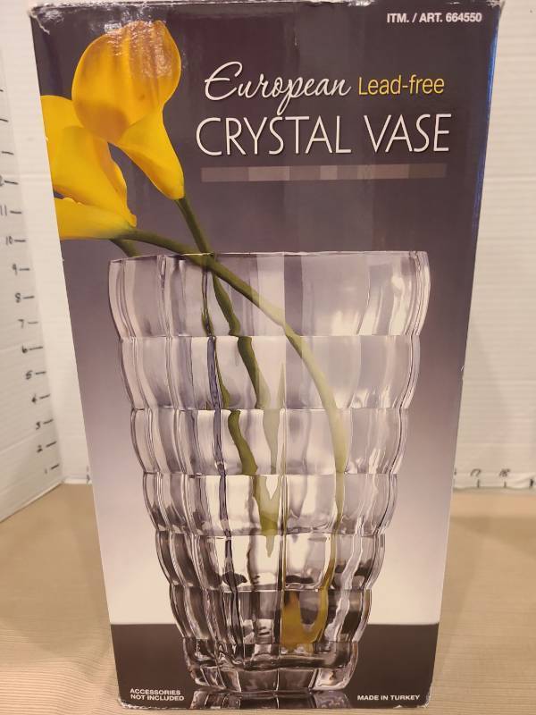 lot 1031 image: European Lead-free Crystal Vase 11.72 in H ART 664550