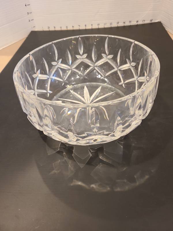 lot 1033 image: Round Clear Cut Crystal Bowl 9.5in diam from The Plaid Giraffe
