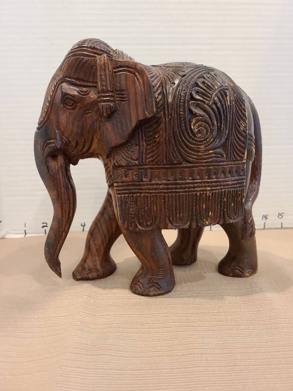 lot 1034 image: Carved Elephant Figurine Decorative Statue,  8.5in tall, missing tusks