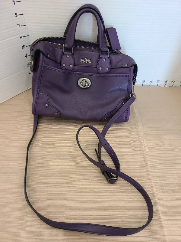 lot 1039 image: Coach Handbag with Crossbody Strap, purple