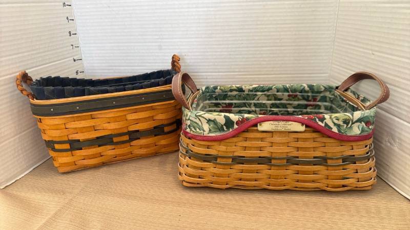 lot 1072 image: Longaberger 2002 Christmas Collection Traditions Basket Lot of 2 Baskets