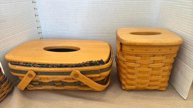 lot 1073 image: Longaberger tissue Basket Lot