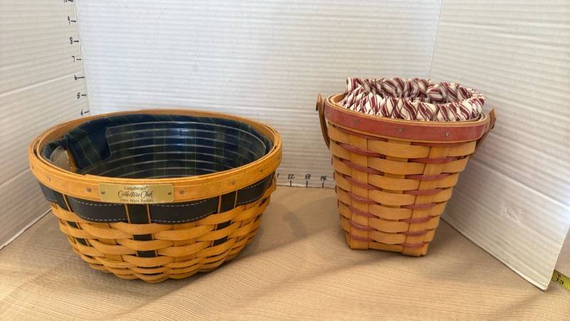 lot 1077 image: Longaberger 2004 Ware Basket Collectors Club and Longaberger 1996 Sweetheart Bouquet Basket