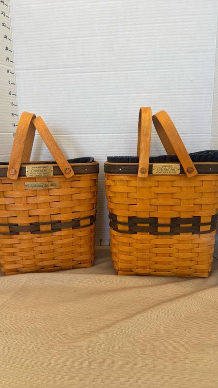 lot 1081 image: Longaberger Collectors Club Membership Basket 1996 Charter Member Lot of 2
