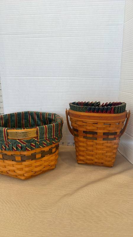 lot 1082 image: Longaberger 1997 Christmas Collection Snowflake Basket and 1993 Longaberger Shades of Autumn hanging wall basket