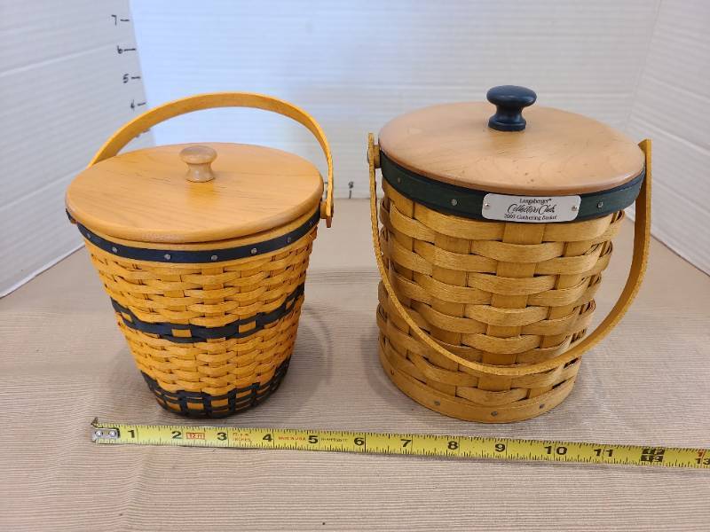 lot 1090 image: Longaberger 2005 Gathering Basket Collectors Club Lot of 2 Baskets with lids
