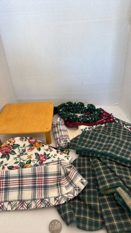 lot 1107 image: Longaberger inserts, riser and more