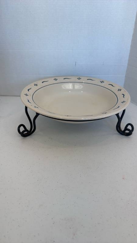 lot 1110 image: Longaberger Woven Traditions 12-inch pastaserving bowl with iron pedestal stand