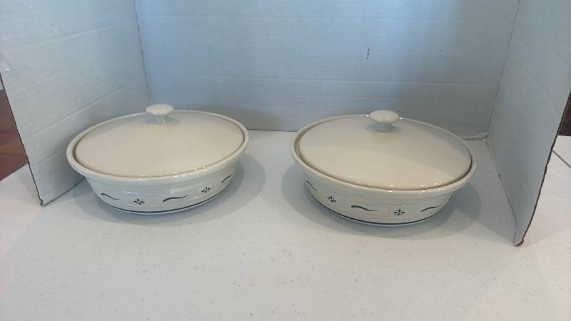 lot 1127 image: 2 Longaberger Woven Traditions Classic Blue Round Covered Casserole