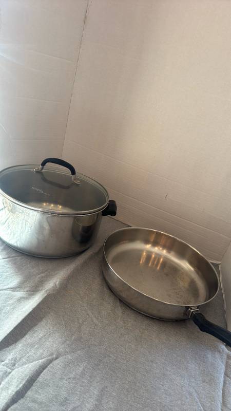 lot 1200 image: Farberware 6 qt stock pot and frying pan