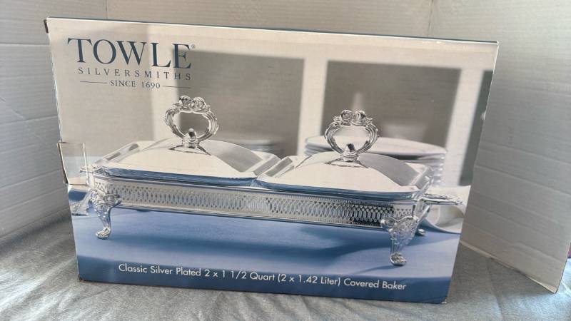 lot 1216 image: Towle Covered Baker Classic Silver Plated 2 x 1 12 Quart (2 x 1.42 Liter)