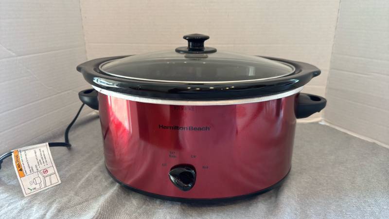 lot 1218 image: Hamilton Beach Slow Cooker with Glass Lid