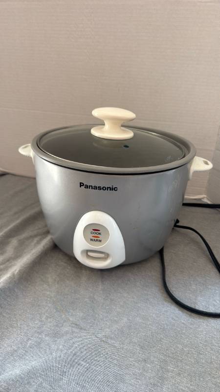 lot 1219 image: Panasonic rice cooker