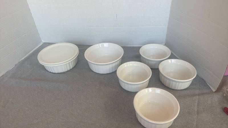 lot 1229 image: CORNINGWARE Ribbed Bakeware Lot of 6 Dishes with 1 Lid