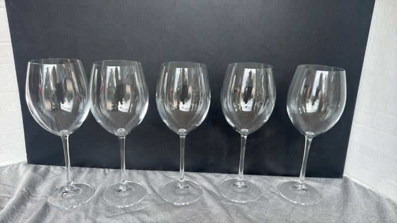 lot 1249 image: 5 large wine goblets