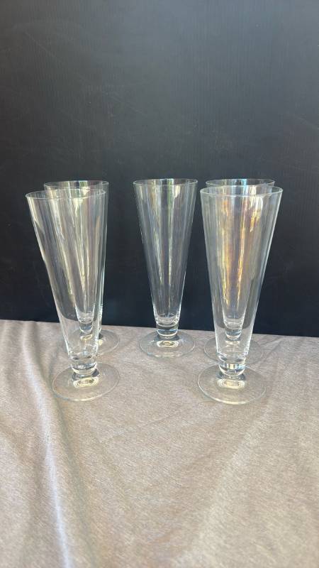 lot 1251 image: Set of 5 Pilsner glasses