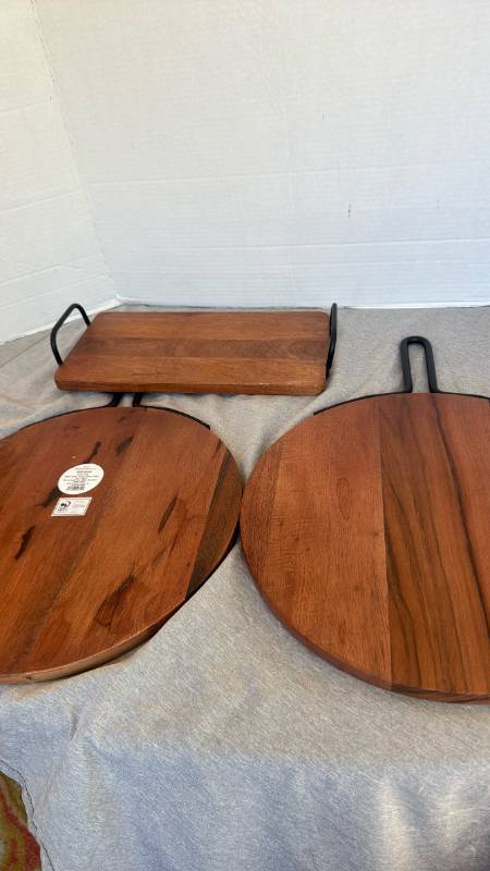 lot 1264 image: Wooden serving trays