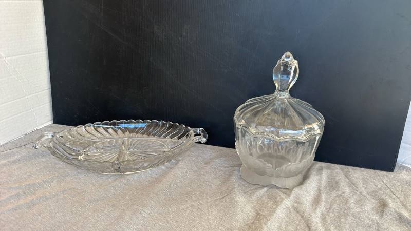 lot 1270 image: Frosted and clear glass covered candy dish and divided tray