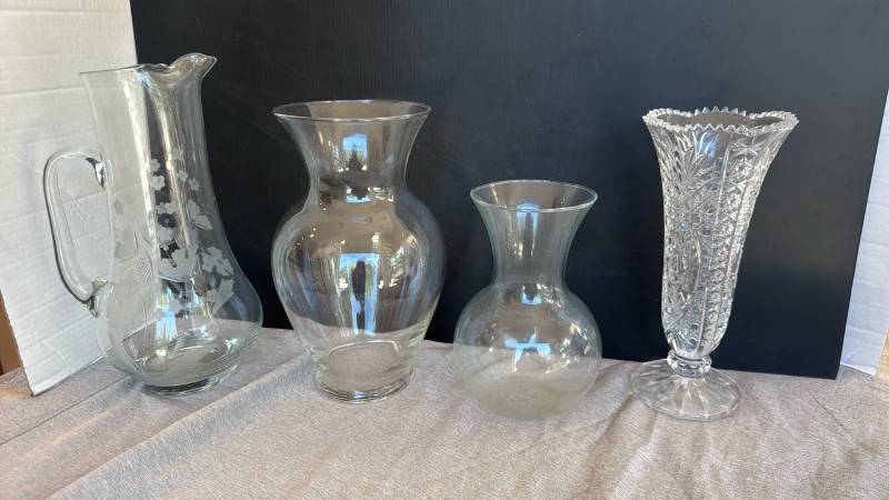 lot 1275 image: Mixed Lot of Glass vases , etched Floral Pitcher and Footed Vase