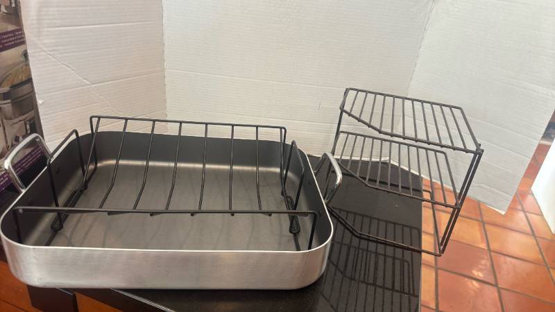 lot 1281 image: Roasting Pan with Roasting Rack and Two-Tier Wire Rack