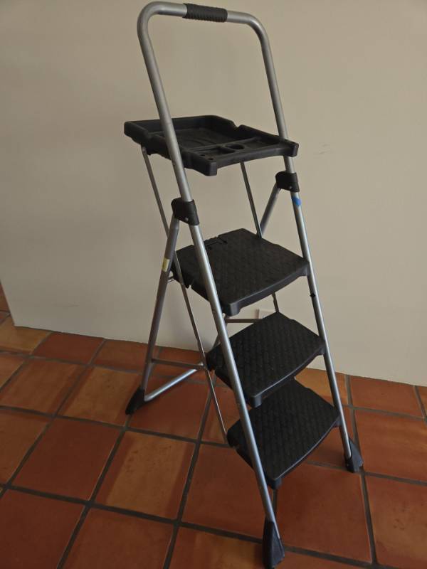lot 1297 image: Folding Stepladder