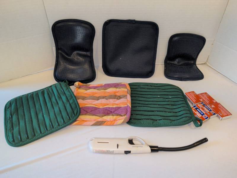 lot 1318 image: Flexiflame Lighter with Strike On Box Matches 32 Count, Pot Holder Lot