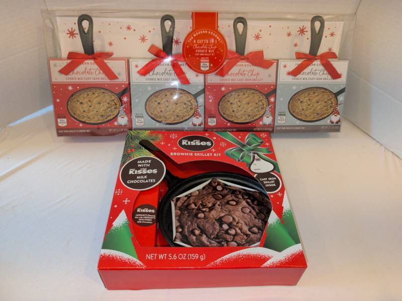 lot 1343 image: The Modern Gourmet 4 Gifts in 1 Chocolate Chip Cookie Mix Skillet Set  Hersheys Kit