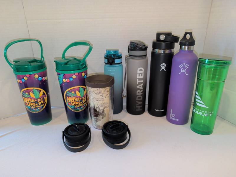 lot 1345 image: Lot of 8 Drink Bottles and Tumblers Incl. 2 Hydro Flask, Mardi Gras 30 Universal