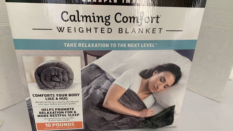 lot 1405 image: Sharper Image Calming Comfort Weighted Blanket 10 lb 41 in x 60 in