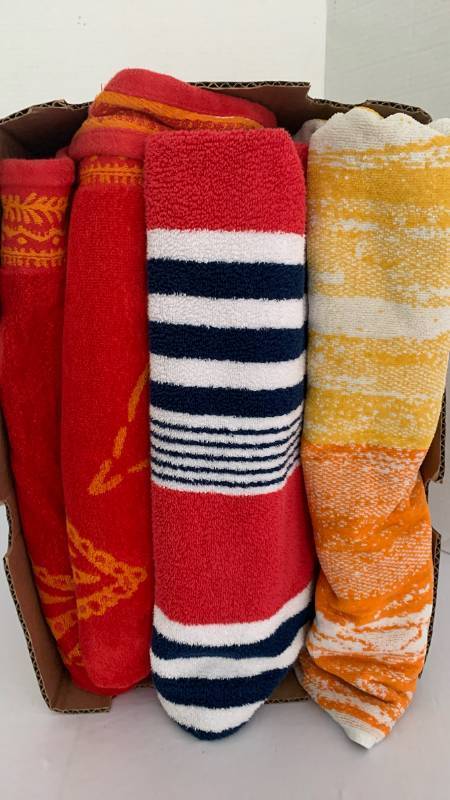 lot 1409 image: Beach towels