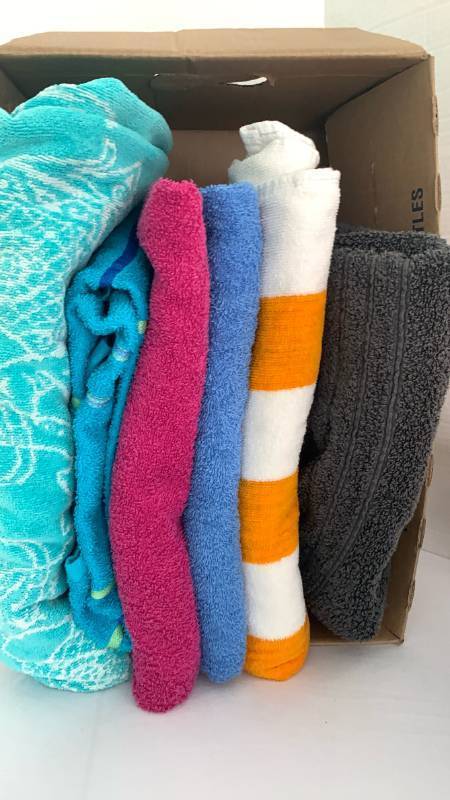 lot 1410 image: Misc towels