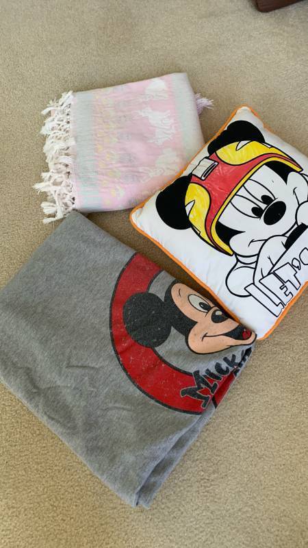 lot 1436 image: Mickey Mouse, throw blanket and pillow