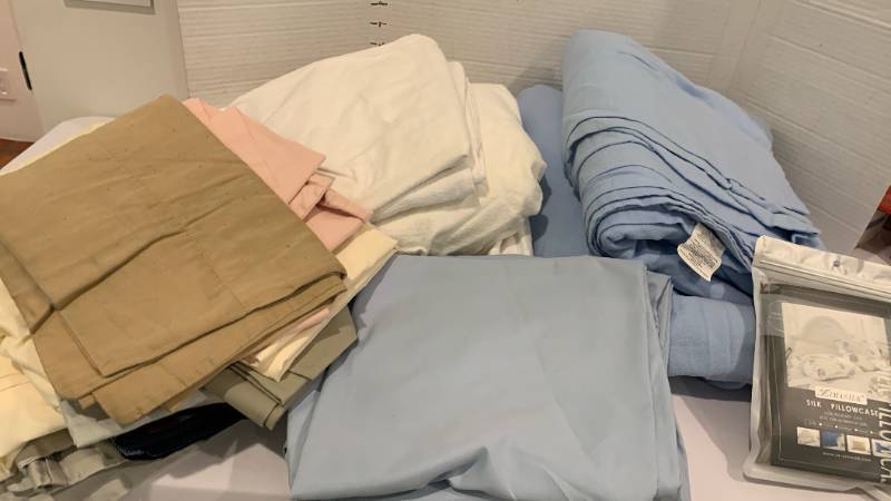 lot 1455 image: Flannel king sheets, and miscellaneous pillowcases