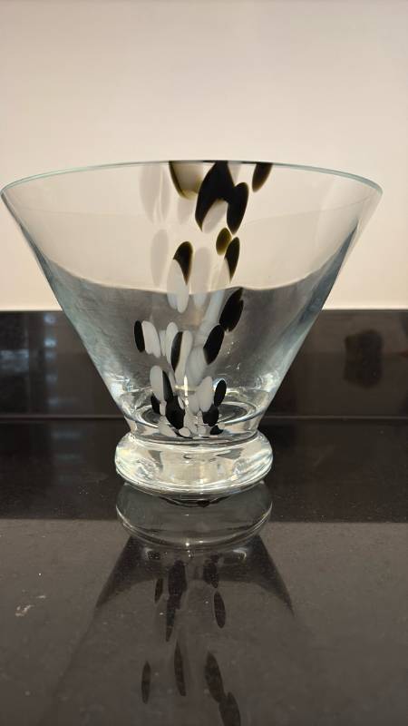 lot 1613 image: Glass Bowl, Made in Poland