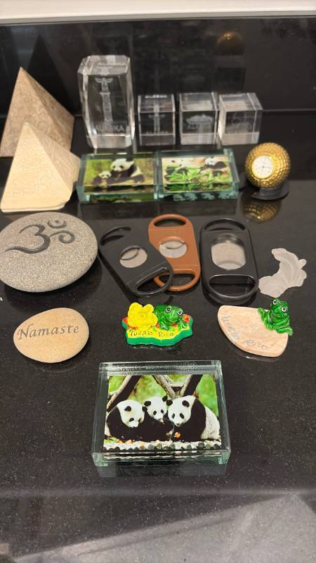 lot 1618 image: Knickknacks, cigar cutters, taper candles