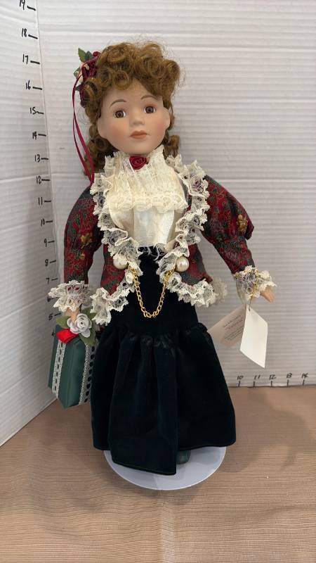lot 1629 image: Americana Sweetheart Doll Victoria