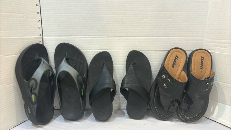 lot 1722 image: Lot of 3 Pairs Sandals