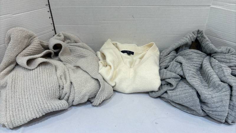 lot 1736 image: 3 Sweaters - one is  pullover