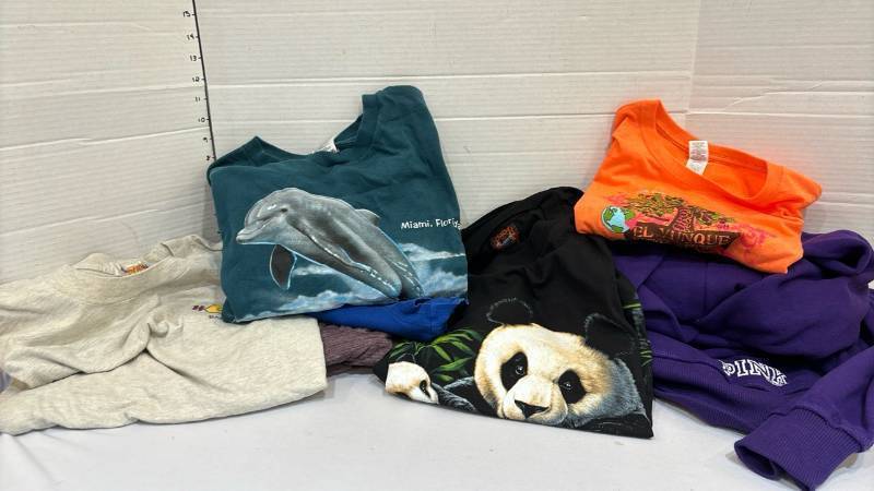 lot 1750 image: Assorted Lot Graphic T-Shirts and Sweatshirts Incl. Hard Rock Cafe Bangkok, PINK