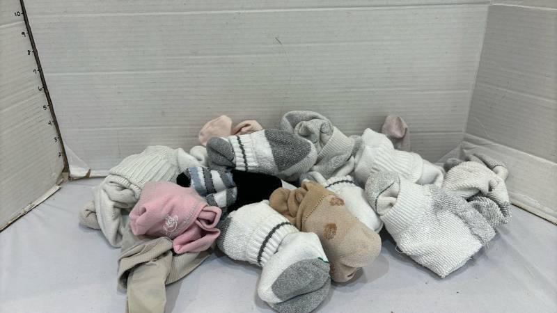 lot 1759 image: Mixed Lot of Assorted Socks