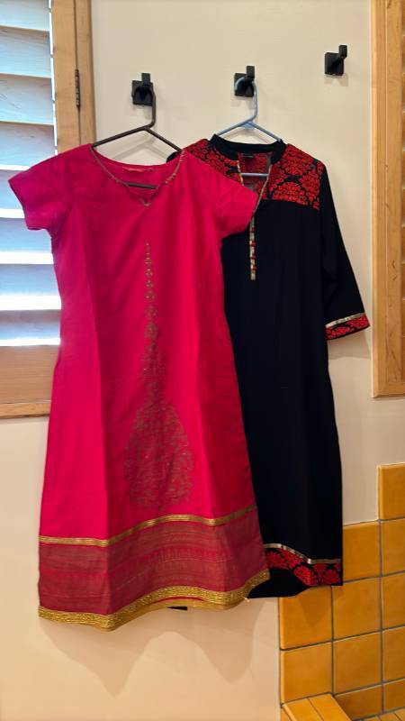 lot 1774 image: Kurta Tunic Lot of 2