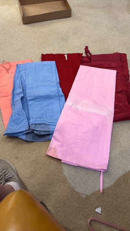 lot 1802 image: Skirts Lot of 5 Pieces Assorted Colors