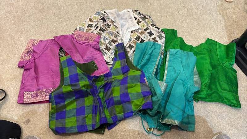 lot 1809 image: Womens Blouse Clothing Lot, Multiple Pieces