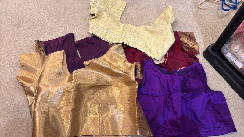 lot 1810 image: Womens Blouse Lot of 5 Pieces