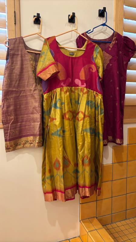 lot 1811 image: Womens Tunic and Dress Lot of 3 Pieces