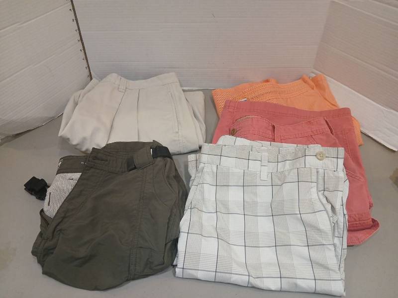 lot 1835 image: Mens Shorts mlg Clothing Lot,  Structure Coleman IZOD Kirkland Signature