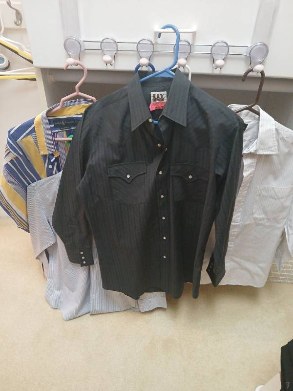 lot 1843 image: Mens m Ely Cattleman Long Sleeve Snap Front Western Shirt Black and more
