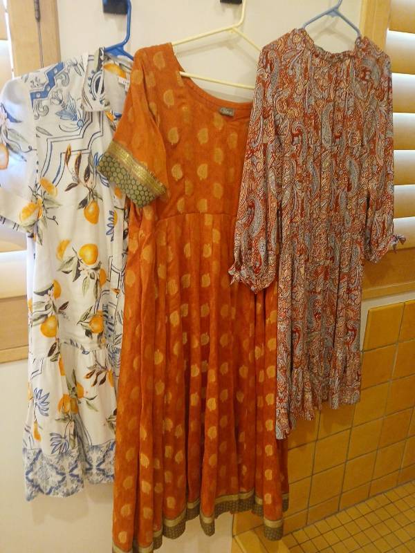 lot 1863 image: Ladies dresses mLG