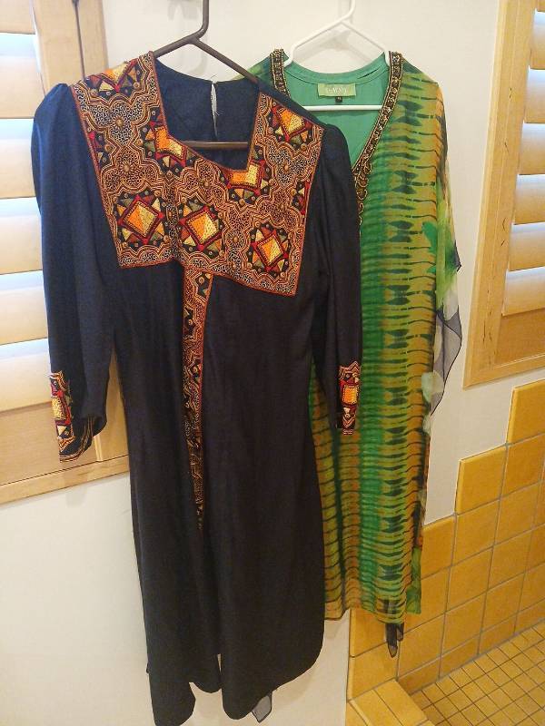 lot 1864 image: Ladies dresses M Lg